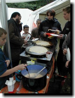 Einweihung der Crepes-Maschine
