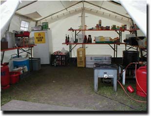 zeltplatz6.jpg (20043 Byte)